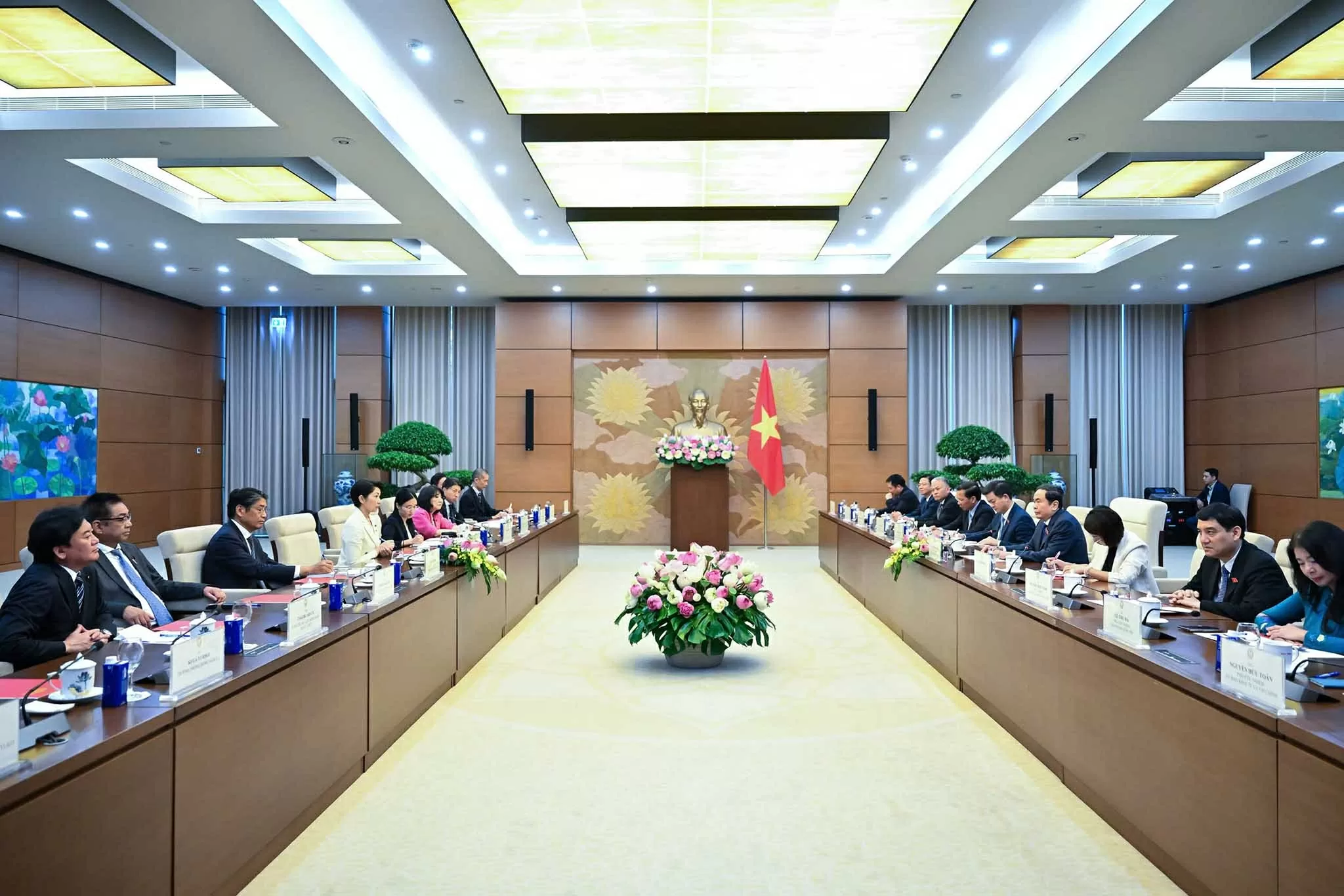 Việt Nam-Nhật Bản: Tiếp tục tăng cường hợp tác sâu rộng, hiệu quả và thực chất Việt Nam-Nhật Bản: Tiếp tục tăng cường hợp tác sâu rộng, hiệu quả và thực chất