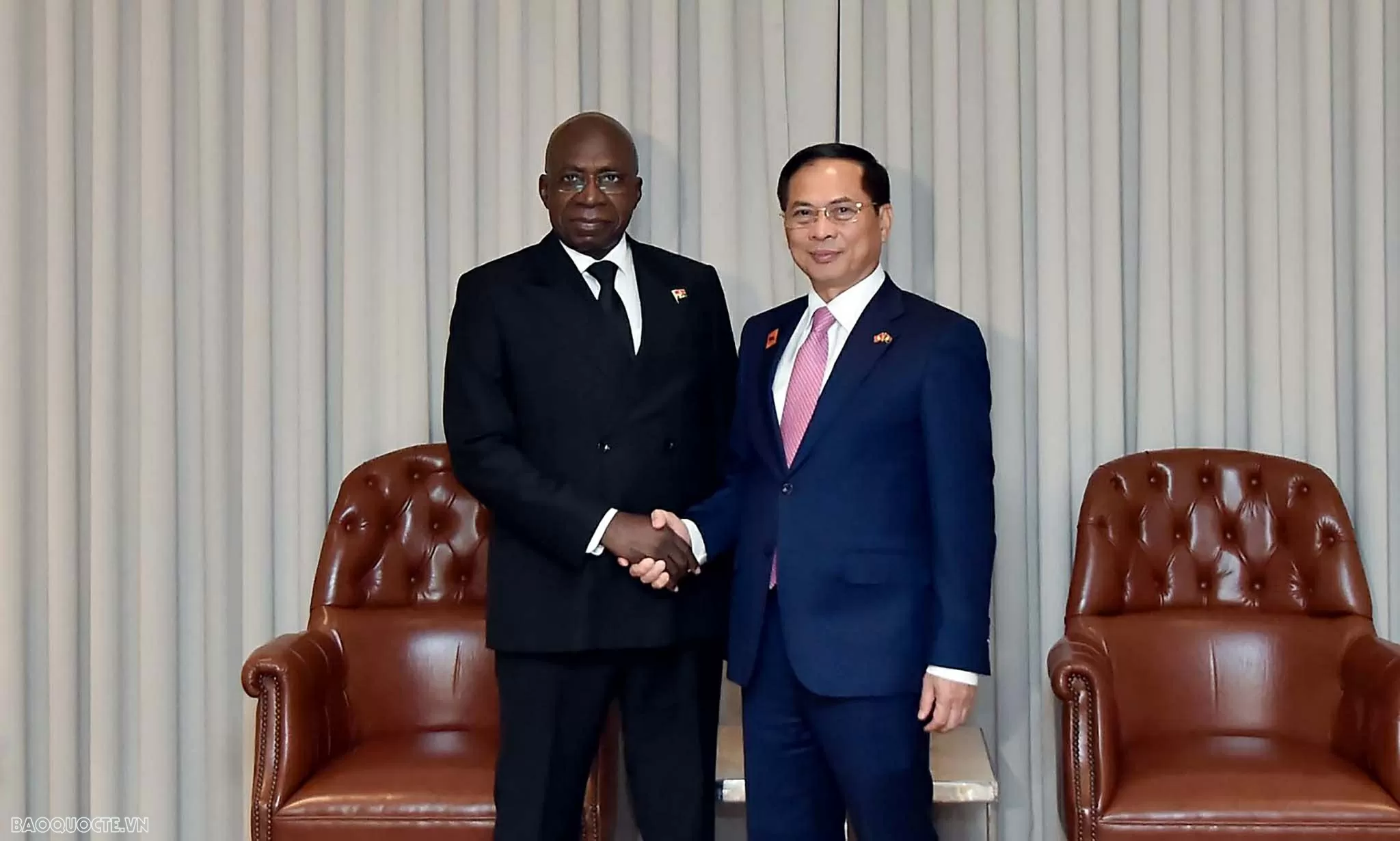 Phó Thủ tướng, Bộ trưởng Ngoại giao Bùi Thanh Sơn gặp Bộ trưởng Ngoại giao Angola Téte António Phó Thủ tướng, Bộ trưởng Ngoại giao Bùi Thanh Sơn gặp Bộ trưởng Ngoại giao Angola Téte António