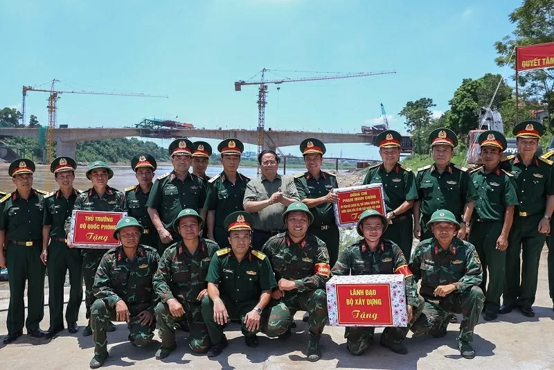 Thủ tướng kiểm tra, thúc đẩy triển khai các dự án hạ tầng trên địa bàn Phú Thọ