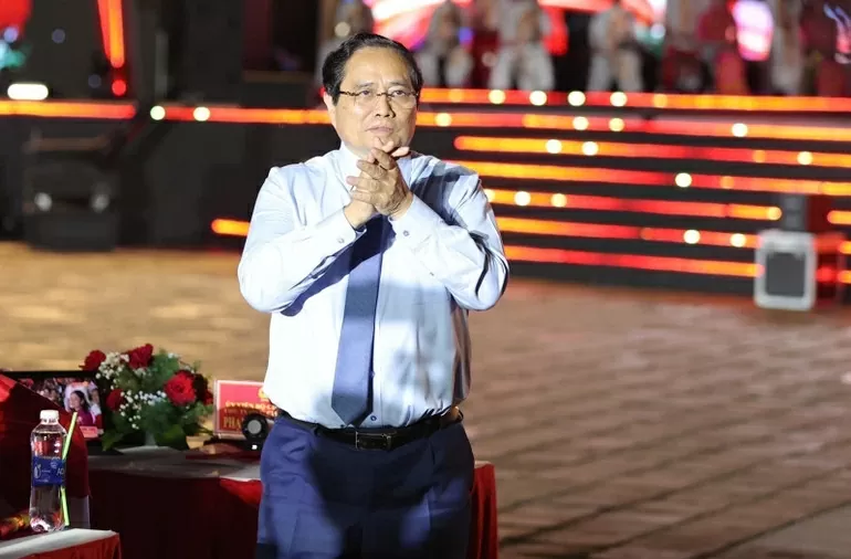 Lãnh đạo Đảng, Nhà nước dự Chương trình chính luận nghệ thuật 'Dưới cờ vinh quang''