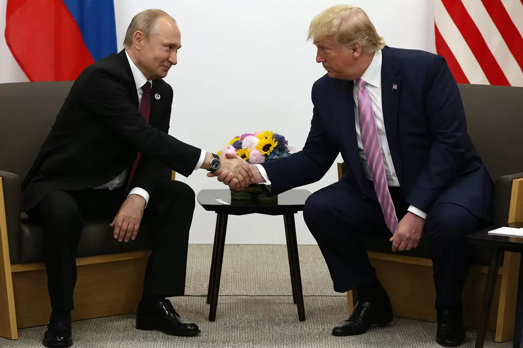 Thượng đỉnh Mỹ-Nga: Nhà Trắng để ngỏ lời mời Tổng thống Ukraine; châu Âu đòi gia tăng sức ép lên Moscow; khả năng về một thất bại từ từ Thượng đỉnh Mỹ-Nga: Nhà Trắng để ngỏ lời mời Tổng thống Ukraine; châu Âu đòi gia tăng sức ép lên Moscow; khả năng về một thất bại từ từ