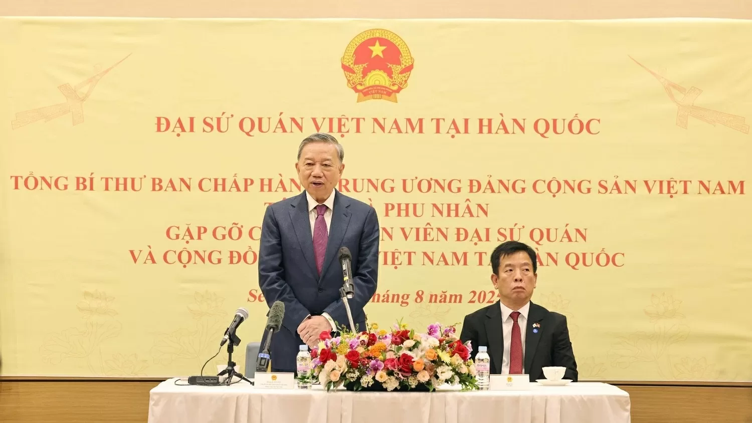 Party General Secretary To Lam meets with Vietnamese community in RoK