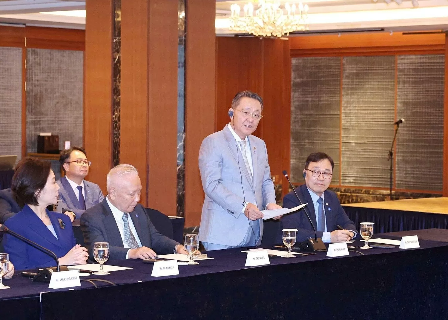 Ông Chang Ho Ick, Chủ tịch Hội những người Hàn Quốc yêu Việt Nam, đại diện những người bạn Hàn Quốc phát biểu tại buổi gặp mặt. (Ảnh: Thống Nhất/TTXVN) Ông Chang Ho Ick, Chủ tịch Hội những người Hàn Quốc yêu Việt Nam, đại diện những người bạn Hàn Quốc phát biểu tại buổi gặp mặt. (Ảnh: Thống Nhất/TTXVN)