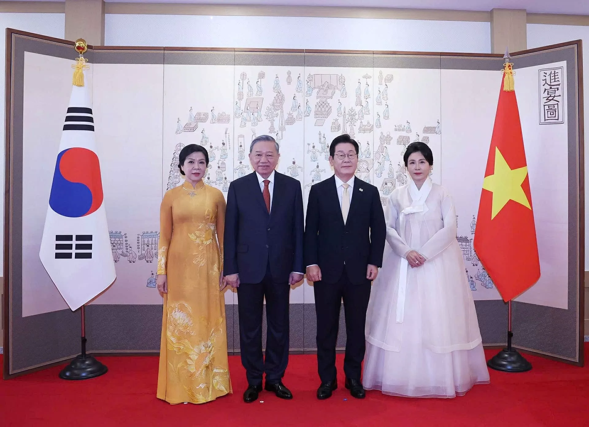 Tổng thống Hàn Quốc Lee Jae Myung và Phu nhân chào mừng Tổng Bí thư Tô Lâm và Phu nhân.