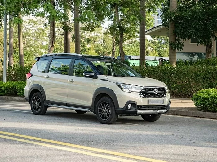 Xe MPV Suzuki XL7