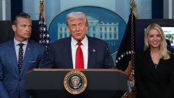 Tổng thống Mỹ Donald Trump bất ngờ ban bố tình trạng khẩn cấp ở thủ đô, điều động Vệ binh quốc gia