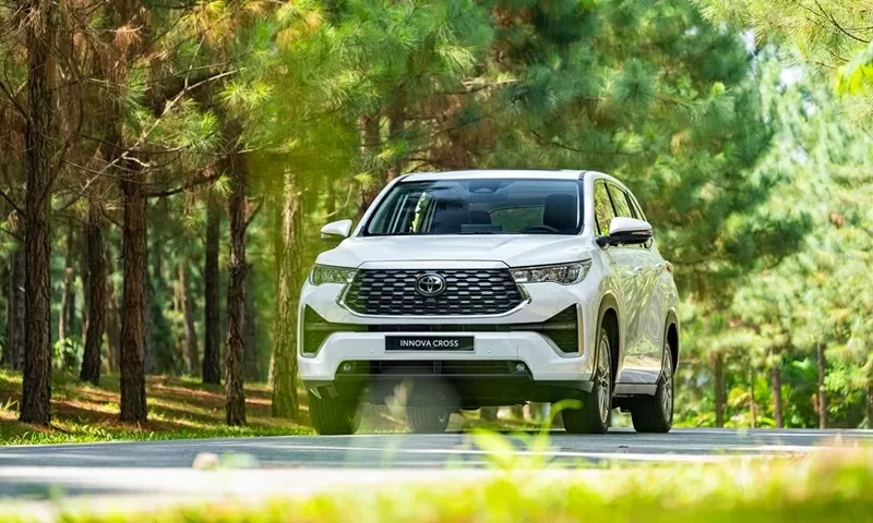 Top 5 mẫu xe hybrid bán chạy nhất tháng 7/2025: Toyota Innova Cross HEV tiếp tục dẫn đầu