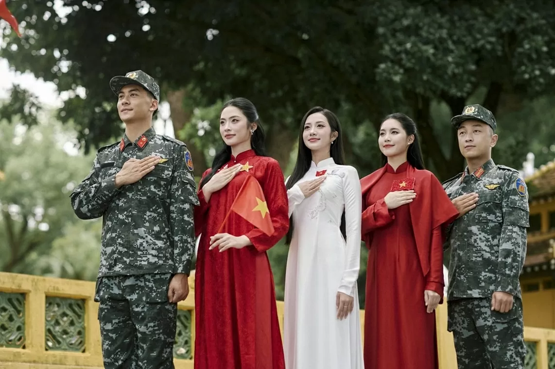 Top 3 Hoa hậu Việt Nam 2024 tham gia dự án áo dài, thể hiện tình cảm quân dân bền chặt