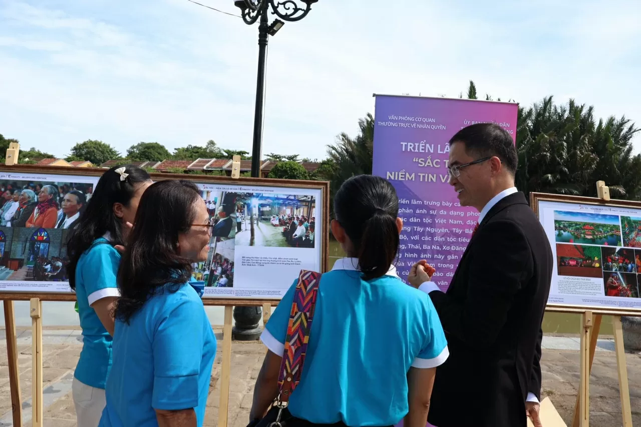 Thông điệp về tinh thần nhân văn, đoàn kết và hội nhập qua triển lãm ảnh Sắc tộc - Niềm tin và Di sản
