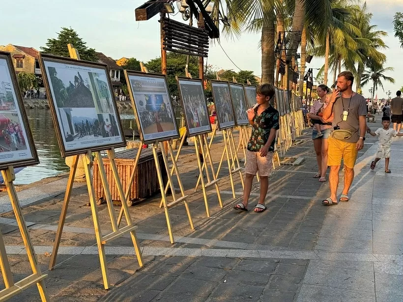 Thông điệp về tinh thần nhân văn, đoàn kết và hội nhập qua triển lãm ảnh Sắc tộc - Niềm tin và Di sản