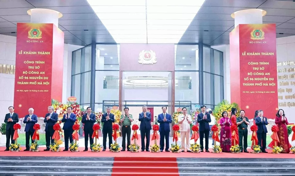 80 năm - Vinh quang Công an nhân dân Việt Nam