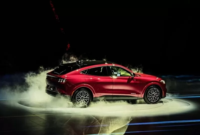 Ford Mustang Mach-E được trang bị gói công nghệ an toàn và hỗ trợ lái tiên tiến ADAS. Ford Mustang Mach-E được trang bị gói công nghệ an toàn và hỗ trợ lái tiên tiến ADAS.