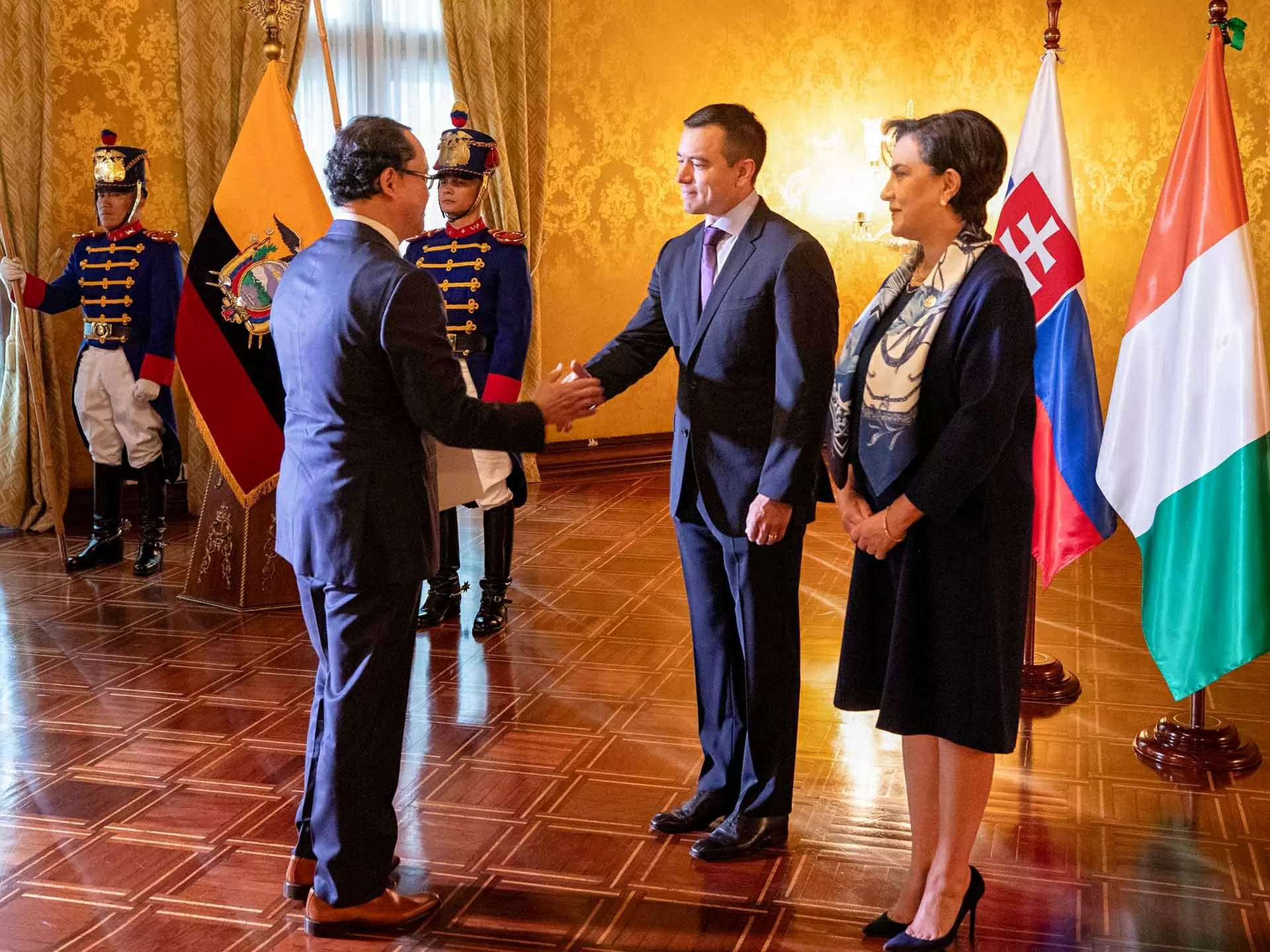Đại sứ Nguyễn Việt Cường trình Thư ủy nhiệm lên Tổng thống Ecuador