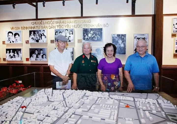 Di tích lịch sử 48 Hàng Ngang - 'địa chỉ đỏ' giữa lòng Thủ đô Di tích lịch sử 48 Hàng Ngang - 'Địa chỉ đỏ' giữa lòng Thủ đô