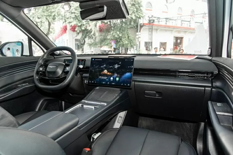 Không gian nội thất của Omoda C7 bản SHS Flagship được thiết kế theo phong cách tối giản, tập trung vào công nghệ và sự tiện nghi. 