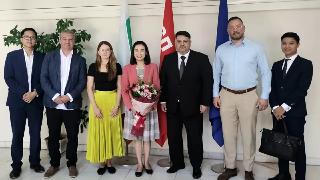 Lãnh đạo Bulgaria ủng hộ hợp tác với Việt Nam thông qua kênh đảng và trong các lĩnh vực môi trường, thể thao, thanh niên