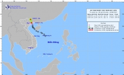 Áp thấp nhiệt đới đi vào đất liền Quảng Ninh - Hải Phòng, gió mạnh cấp 6, giật cấp 8