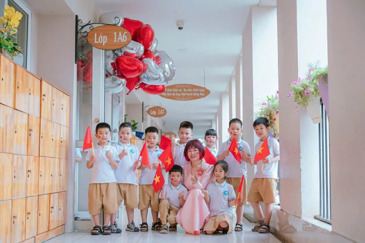 Hà Nội tuyển hơn 900 giáo viên, nhân viên các trường công lập