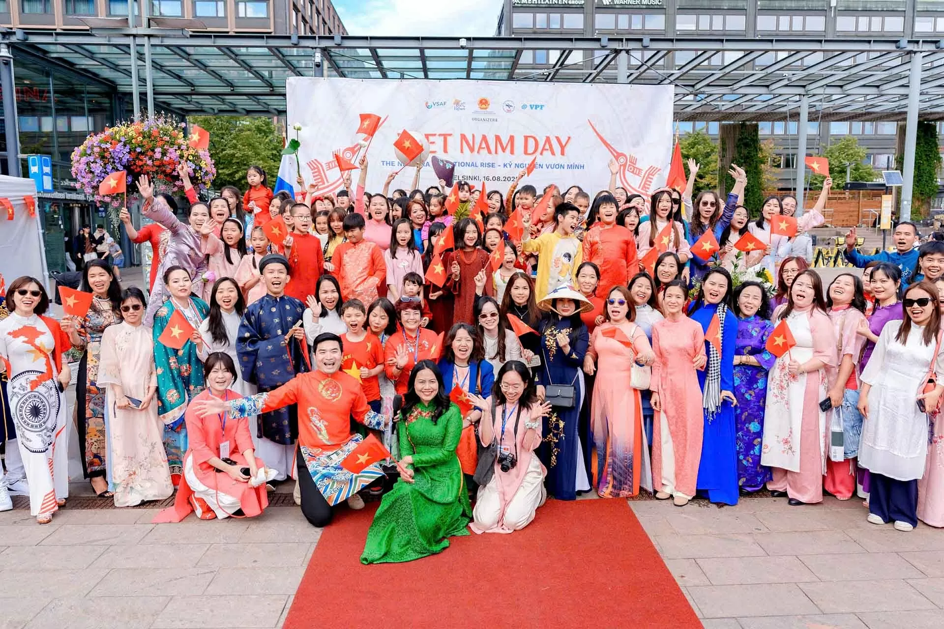 La « Journée du Vietnam en Finlande 2025 » (Viet Nam Day) attire la participation de plus de 5 000 personnes. Photo : Ambassade du Vietnam en Finlande