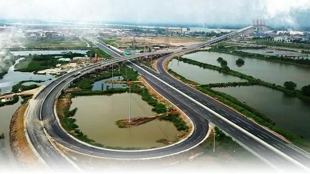 Cầu Bạch Đằng.