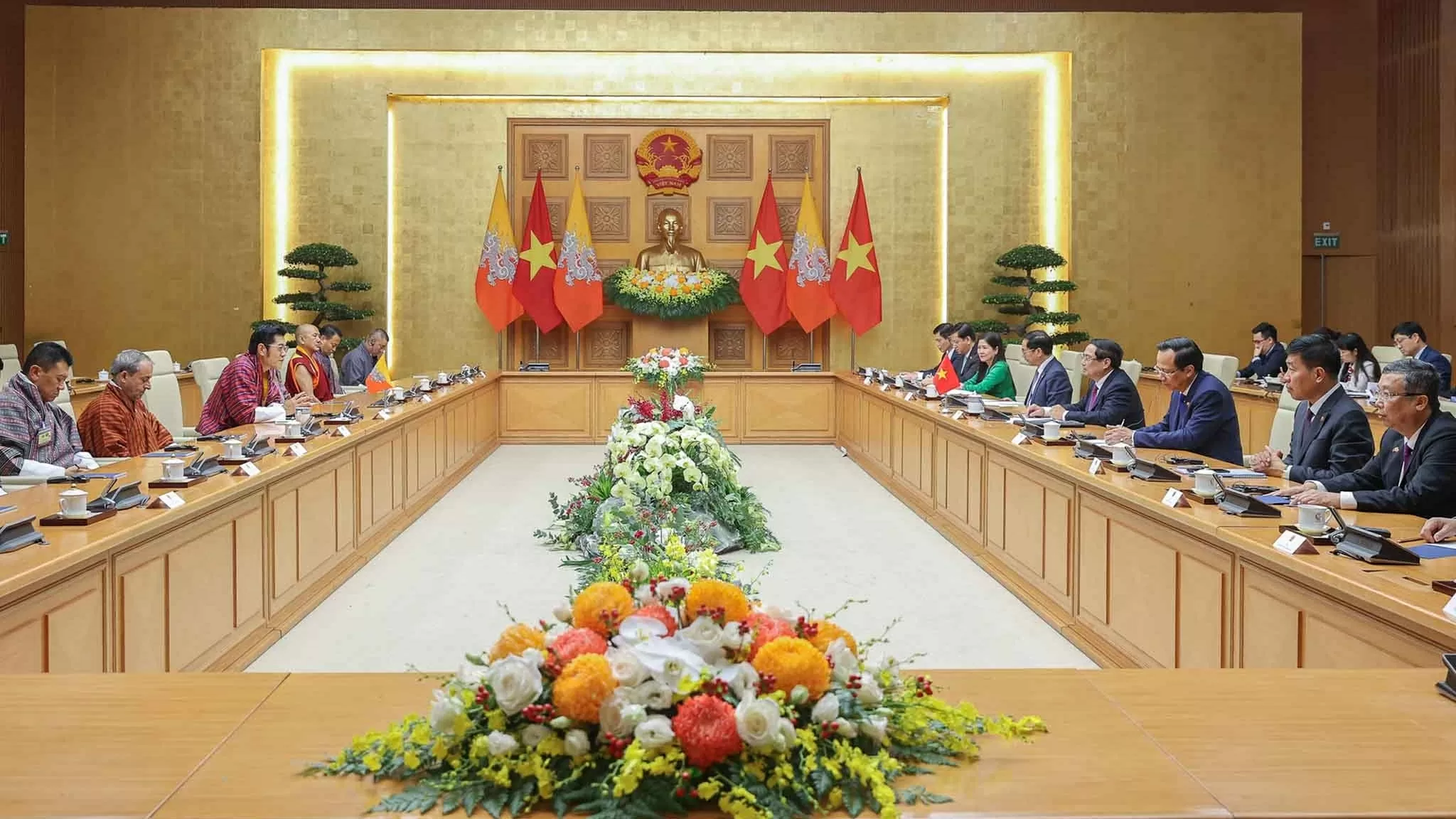 Prime Minister welcomes King Jigme Khesar Namgyel Wangchuck to promote Vietnam-Bhutan ties