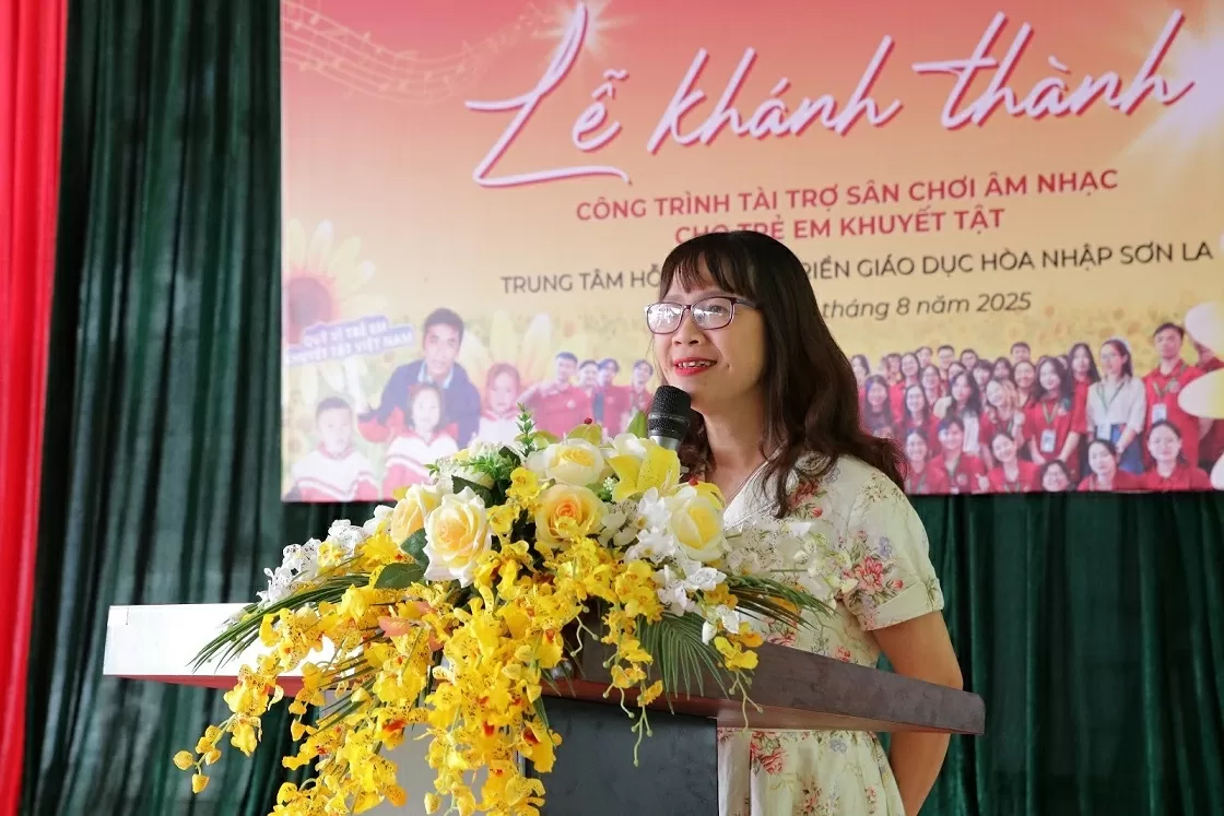 Du học sinh Việt tại Nga tặng sân chơi âm nhạc cho trẻ em khuyết tật tại Sơn La