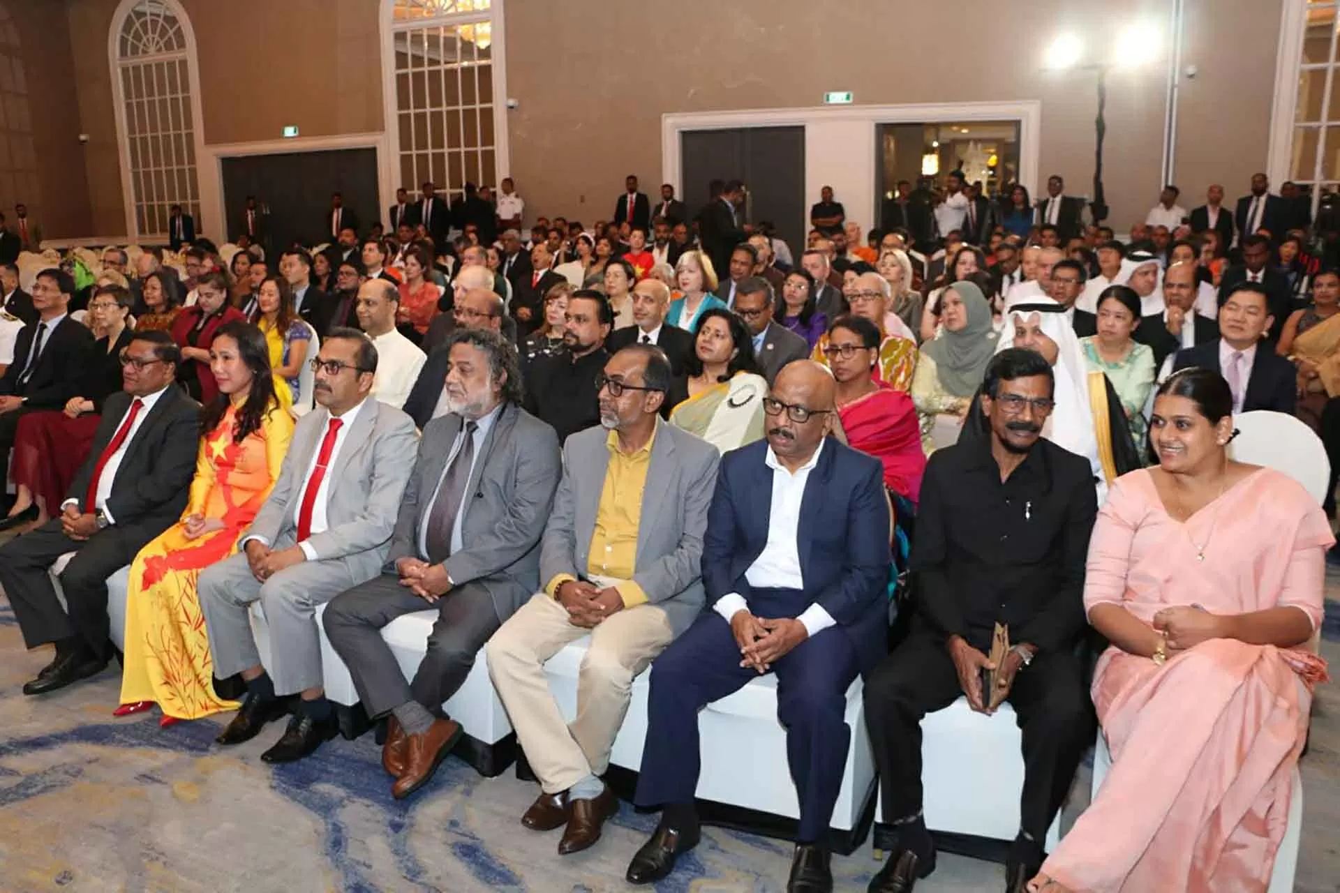 L’événement voit la présence de nombreuses personnalités srilankaises, des amis internationaux et des représentants de la communauté vietnamienne au Sri Lanka. Photo : Ambassade du Vietnam au Sri Lanka. L’événement voit la présence de nombreuses personnalités srilankaises, des amis internationaux et des représentants de la communauté vietnamienne au Sri Lanka. Photo : Ambassade du Vietnam au Sri Lanka.