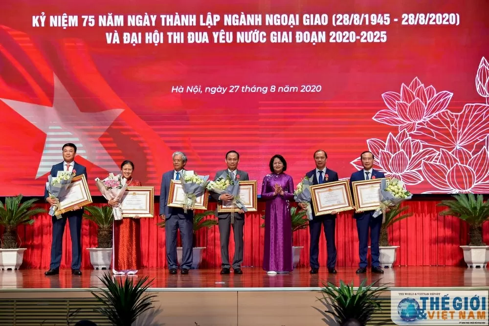 Nghề ngoại giao – hành trình đầy tự hào và luôn mới mẻ Nghề ngoại giao – hành trình đầy tự hào và luôn mới mẻ