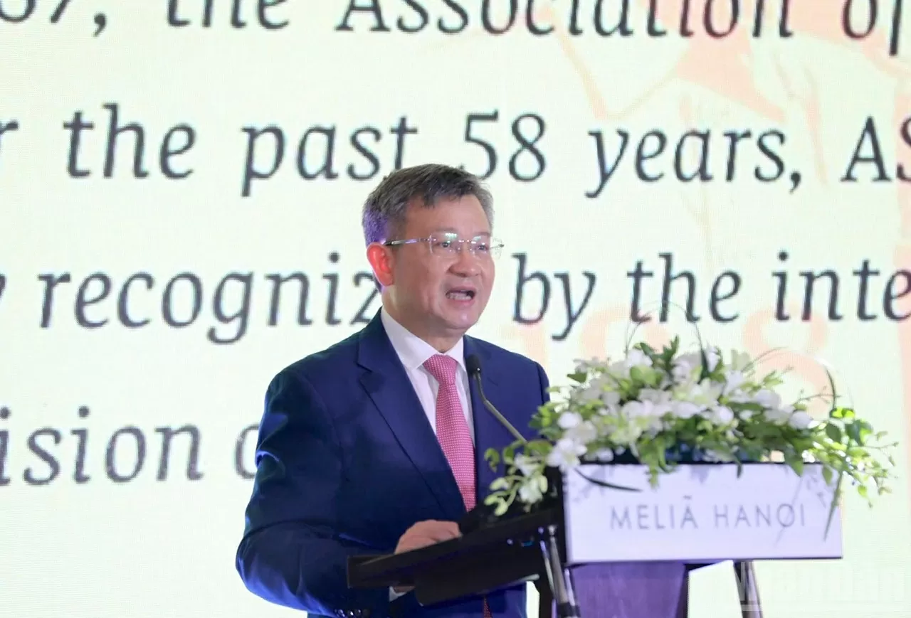 Chủ tịch Liên hiệp các tổ chức hữu nghị thành phố Hà Nội Nguyễn Ngọc Kỳ phát biểu khai mạc chương trình giao lưu hữu nghị. (Ảnh: KHÁNH LAN) Chủ tịch Liên hiệp các tổ chức hữu nghị thành phố Hà Nội Nguyễn Ngọc Kỳ phát biểu khai mạc chương trình giao lưu hữu nghị. (Ảnh: KHÁNH LAN)