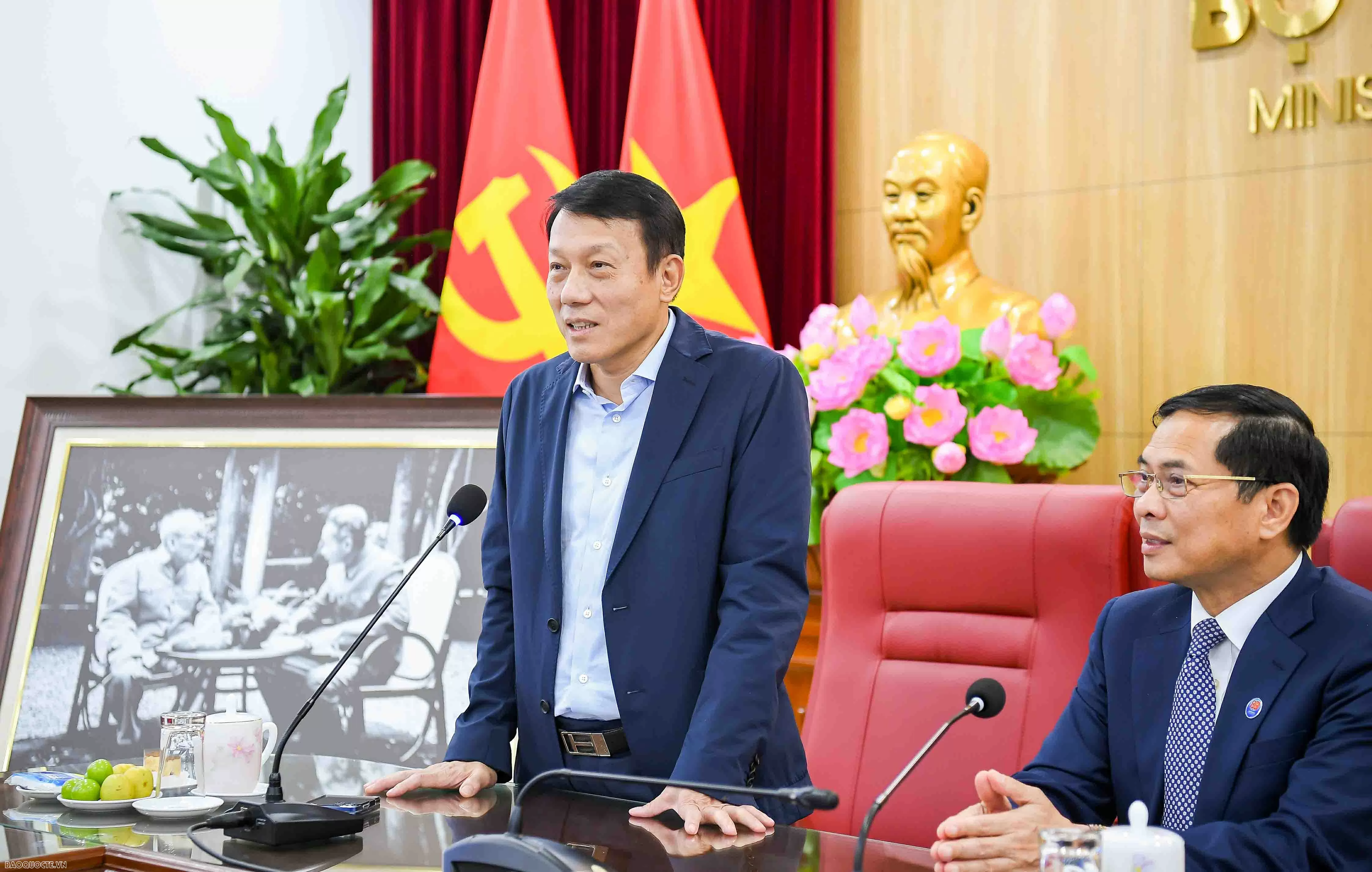 Lãnh đạo Bộ Công an chúc mừng 80 năm ngành Ngoại giao Lãnh đạo Bộ Công an chúc mừng 80 năm ngành Ngoại giao