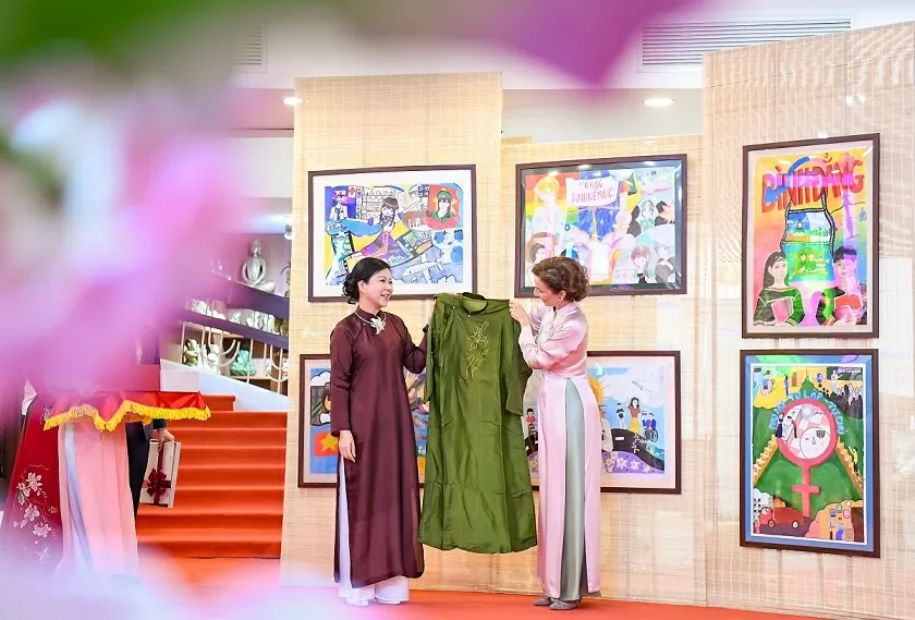 Ngoại giao văn hóa: 'Vũ khí tâm công' chạm đến trái tim bạn bè quốc tế