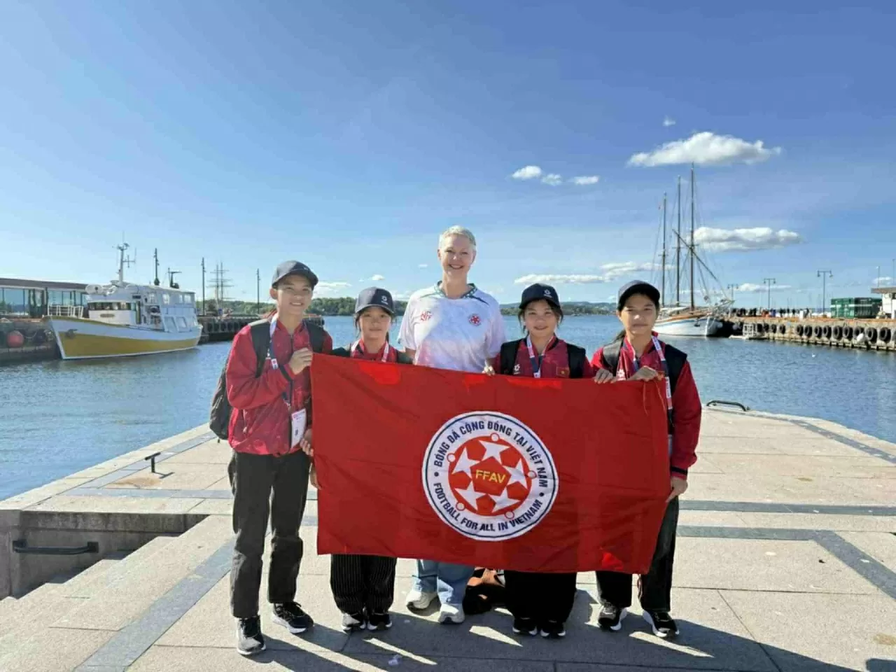 Các cầu thủ bóng đá Việt Nam lần đầu tham dự giải Homeless World Cup 2025 Các cầu thủ bóng đá Việt Nam lần đầu tham dự giải Homeless World Cup 2025