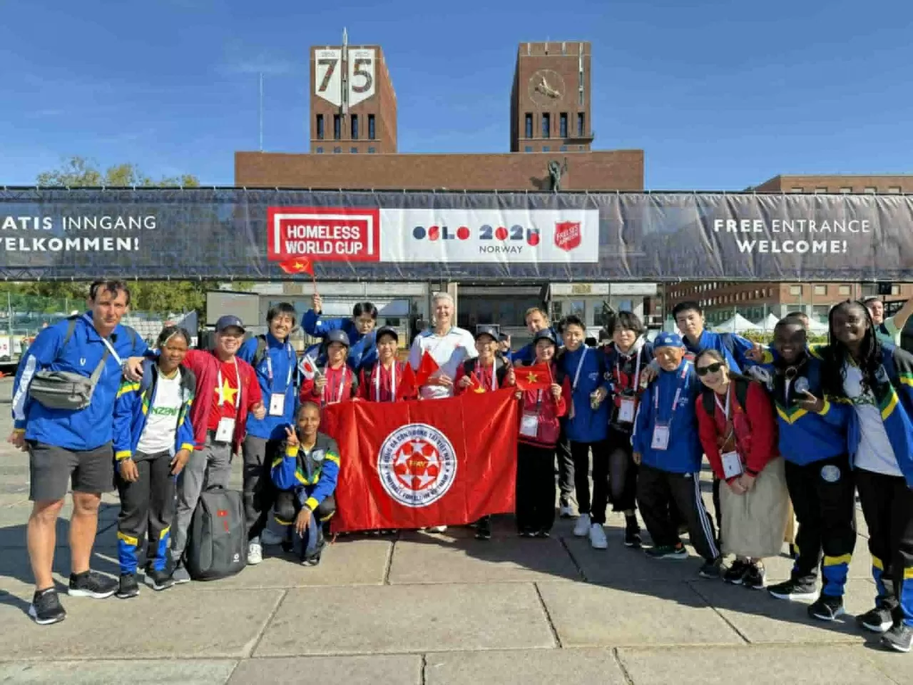 Các cầu thủ bóng đá Việt Nam lần đầu tham dự giải Homeless World Cup 2025 Các cầu thủ bóng đá Việt Nam lần đầu tham dự giải Homeless World Cup 2025
