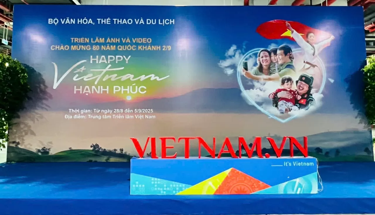 Triển lãm ảnh và video lan tỏa hạnh phúc từ những điều bình dị Triển lãm ảnh và video lan tỏa hạnh phúc từ những điều bình dị
