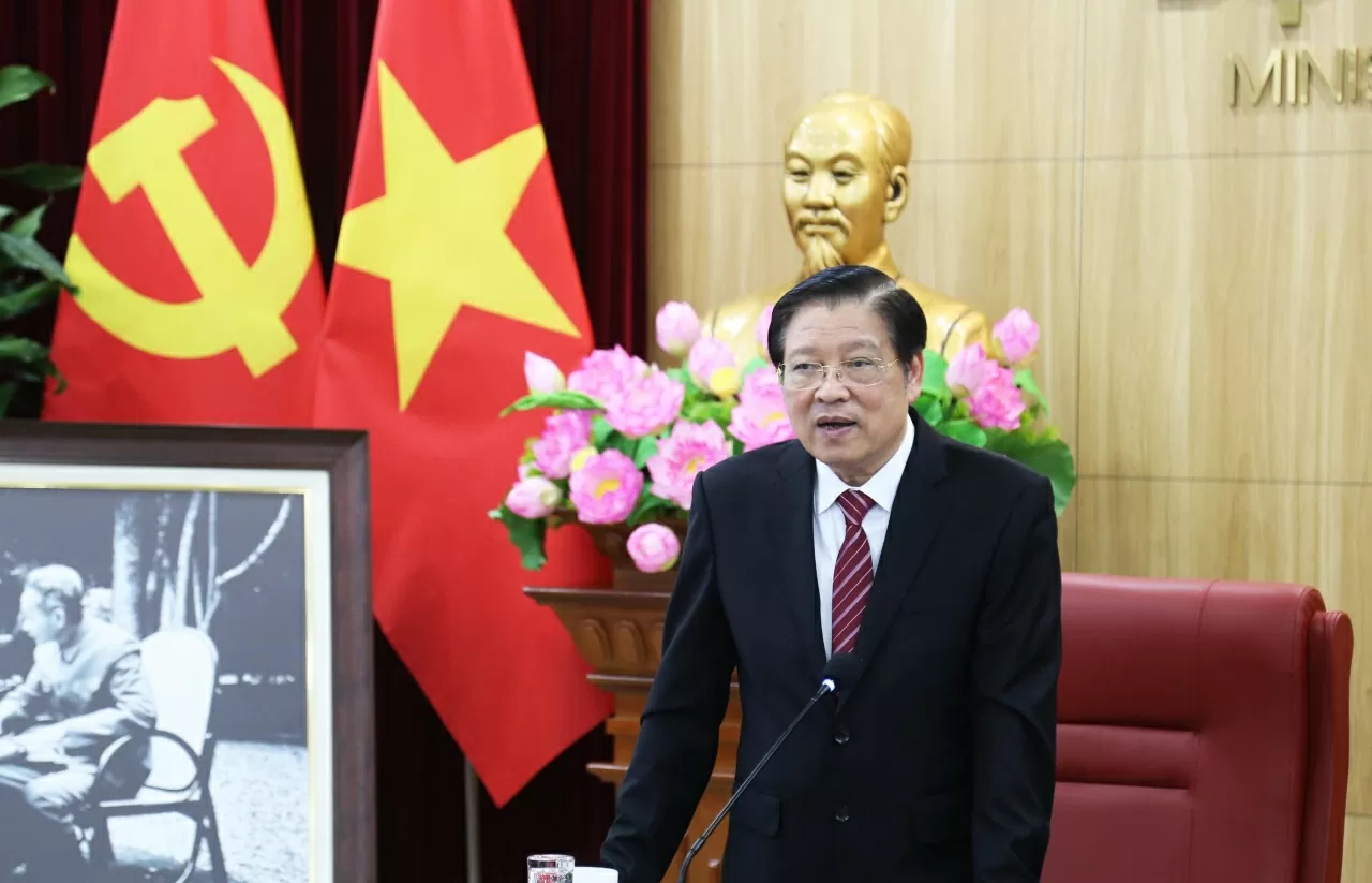 Phan Đình Trạc đã gửi lời chúc mừng nồng nhiệt nhất tới tập thể cán bộ, công chức, viên chức, người lao động toàn ngành Ngoại giao nhân dịp kỷ niệm 80 năm ngày truyền thống. (Ảnh: Thành Long) Phan Đình Trạc đã gửi lời chúc mừng nồng nhiệt nhất tới tập thể cán bộ, công chức, viên chức, người lao động toàn ngành Ngoại giao nhân dịp kỷ niệm 80 năm ngày truyền thống. (Ảnh: Thành Long)