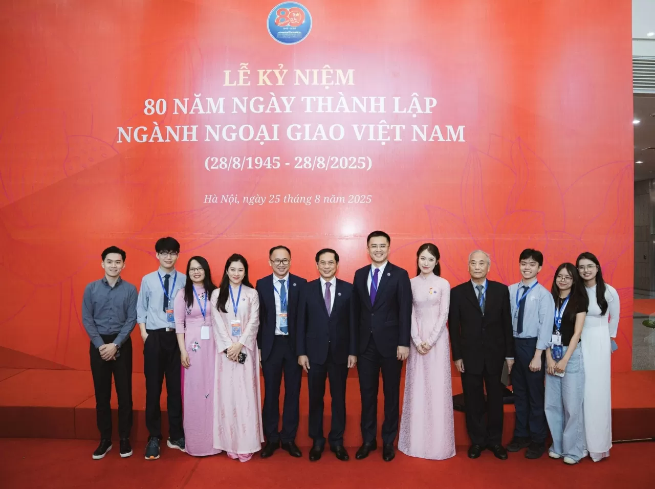 Cái gốc của nhà ngoại giao thế hệ mới Cái gốc của nhà ngoại giao thế hệ mới