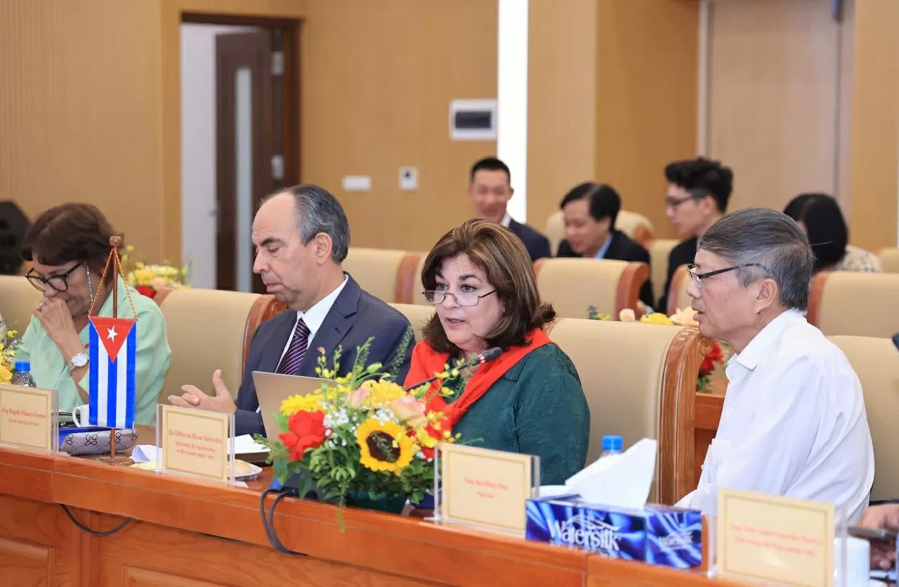 Việt Nam - Cuba Việt Nam - Cuba