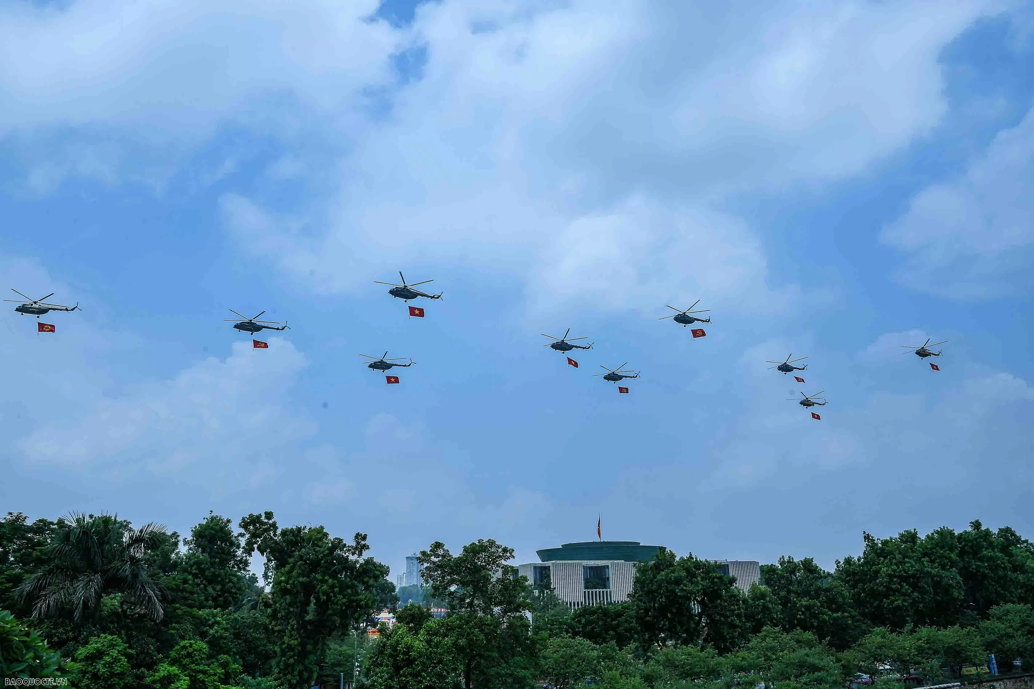 Tiêm kích, chiến đấu cơ nhào lộn giữa Ba Đình Tiêm kích, chiến đấu cơ nhào lộn giữa Ba Đình