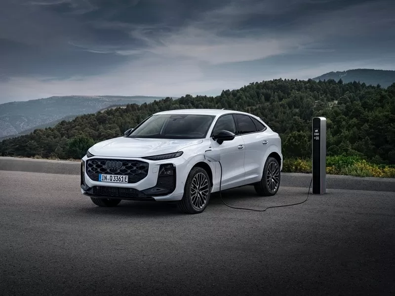 Audi Q3 Sportback 2025 ra mắt với thiết kế coupe trẻ trung, khác biệt so với bản SUV truyền thống. Audi Q3 Sportback 2025 ra mắt với thiết kế coupe trẻ trung, khác biệt so với bản SUV truyền thống.