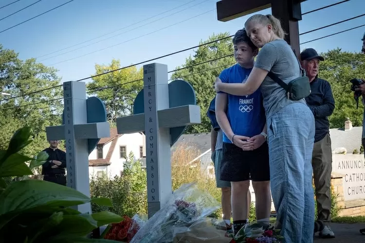 Mỹ: Thủ phạm nã hơn 100 phát súng vào nhà thờ ở Minneapolis, 20 người thương vong, FBI nói khủng bố