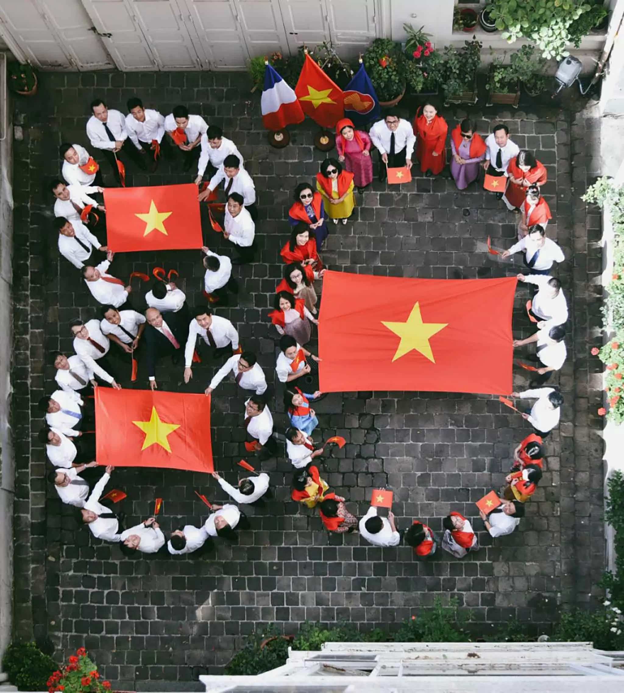 Chuỗi hoạt động kỷ niệm 80 năm Quốc khánh 2/9 tại Pháp: Hướng về cội nguồn, tự hào dân tộc Chuỗi hoạt động kỷ niệm 80 năm Quốc khánh 2/9 tại Pháp: Hướng về cội nguồn, tự hào dân tộc