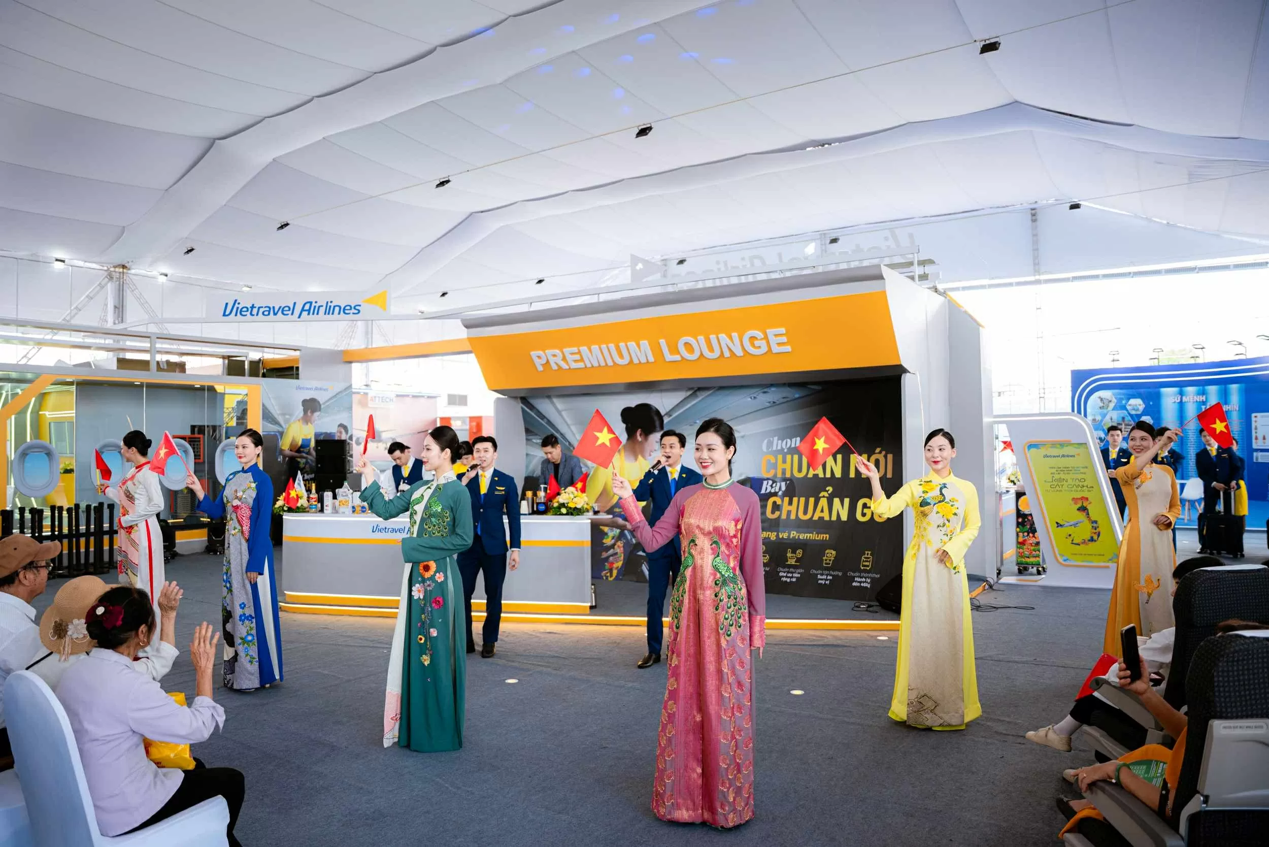 Dấu ấn Vietravel Airlines tại Triển lãm thành tựu đất nước: Khẳng định khát vọng cất cánh từ vùng trời quốc gia