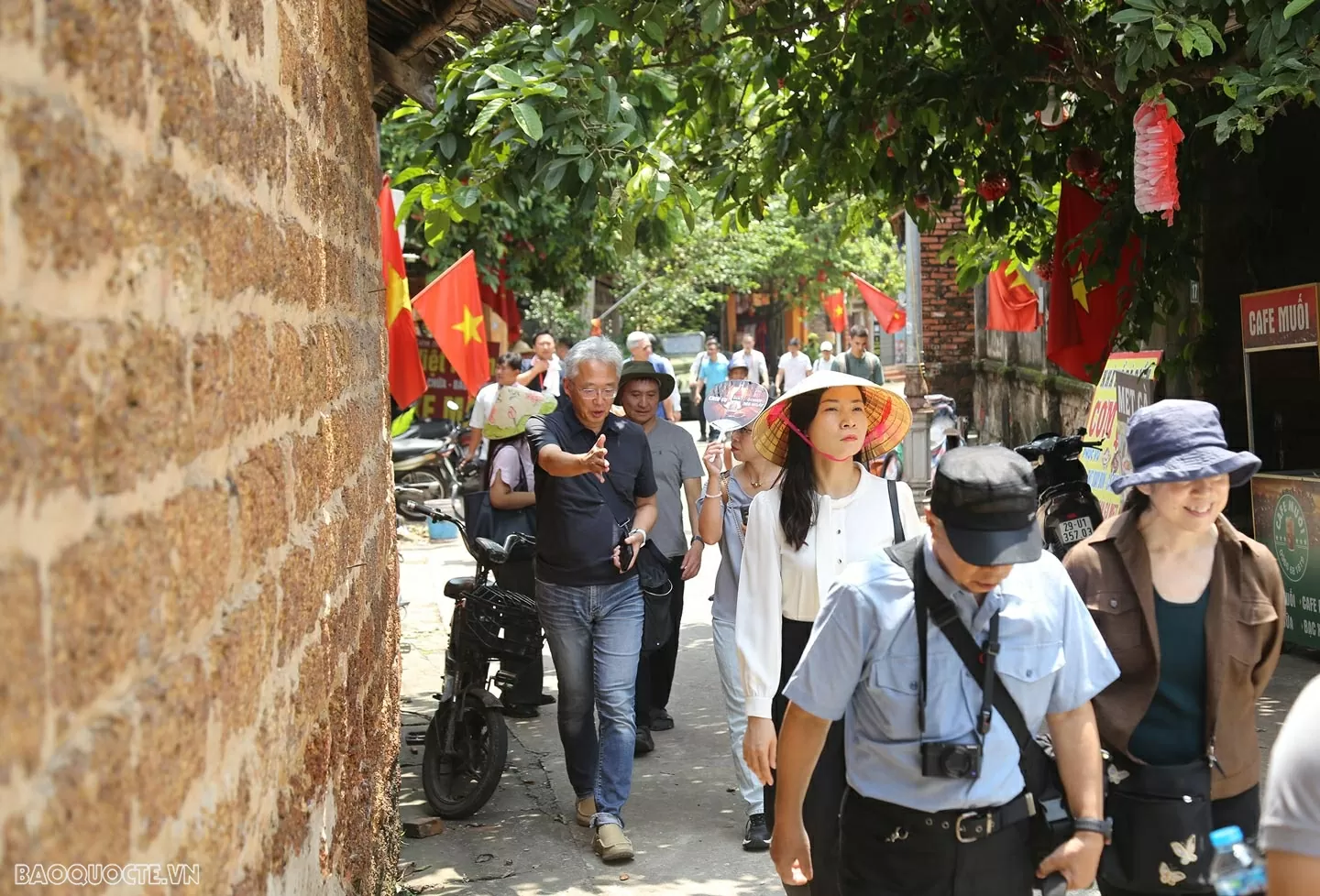 làng cổ đường lâm
