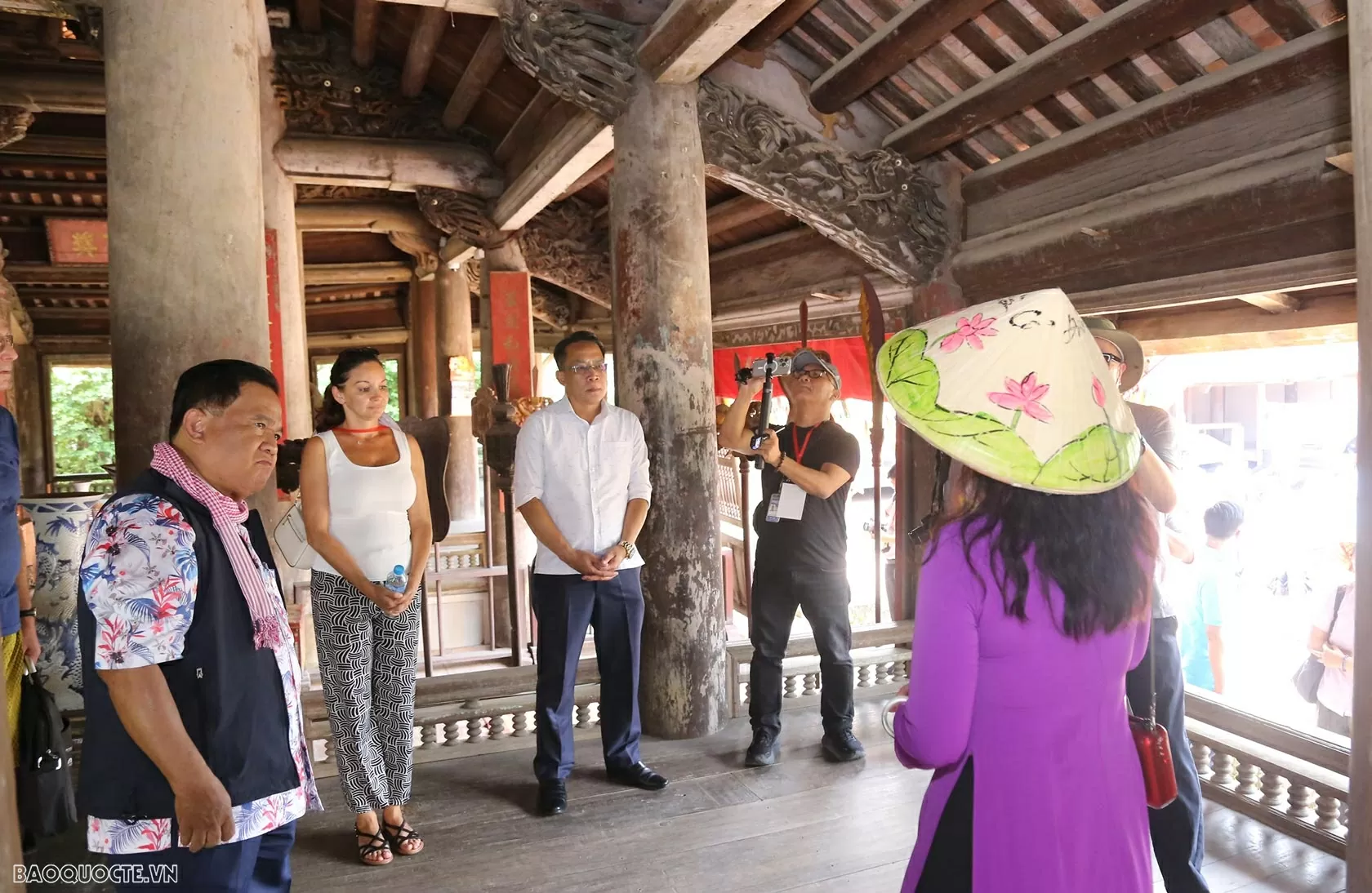 làng cổ đường lâm