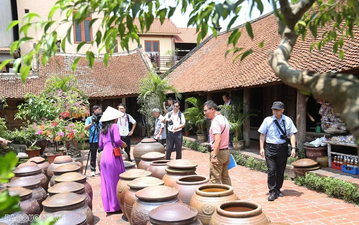 làng cổ đường lâm