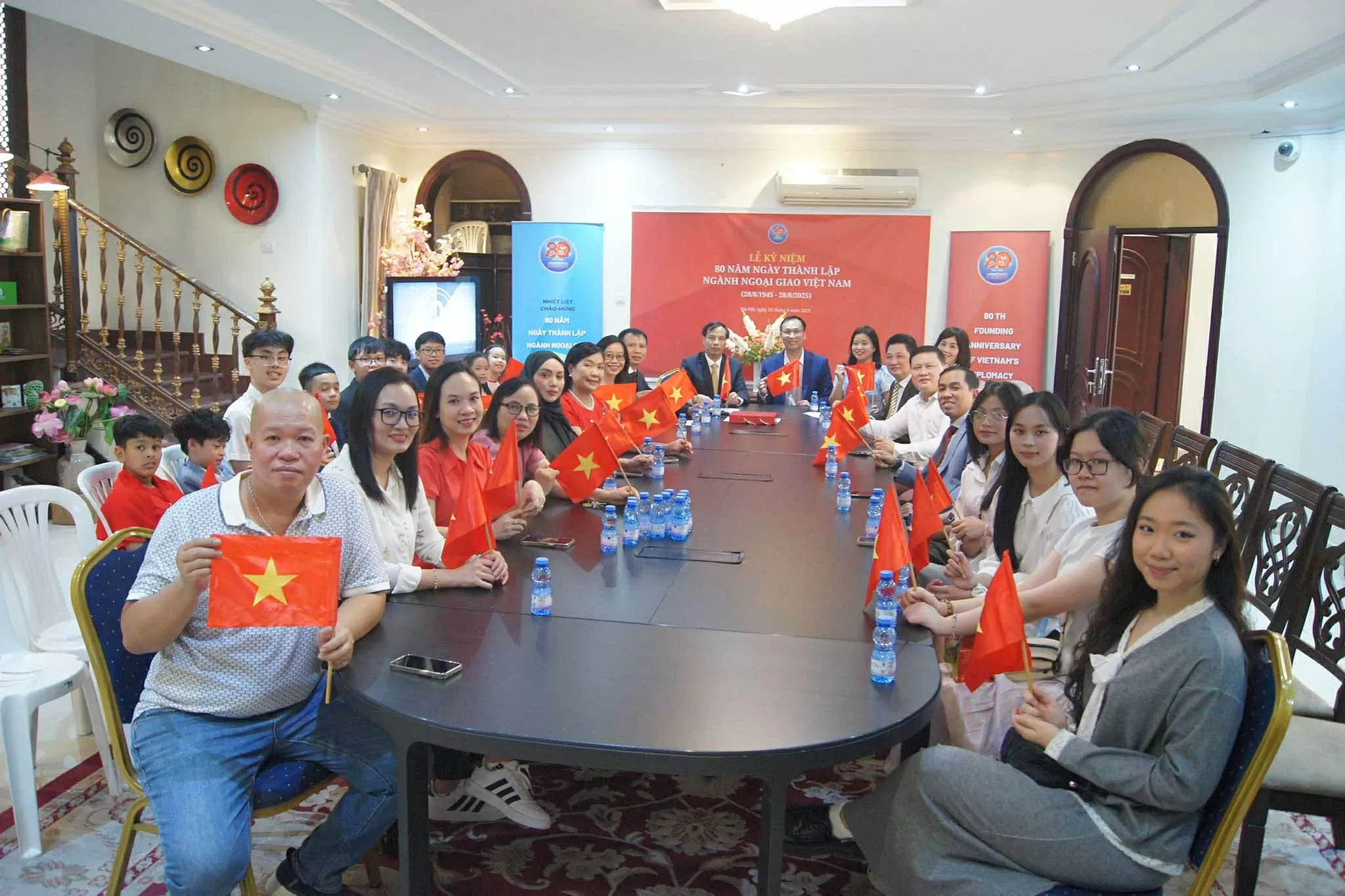 Kỷ niệm 80 năm thành lập ngành Ngoại giao Việt Nam tại Qatar: Gắn kết cộng đồng, vun đắp quan hệ hữu nghị giữa hai nước Kỷ niệm 80 năm thành lập ngành Ngoại giao Việt Nam tại Qatar: Gắn kết cộng đồng, vun đắp quan hệ hữu nghị giữa hai nước