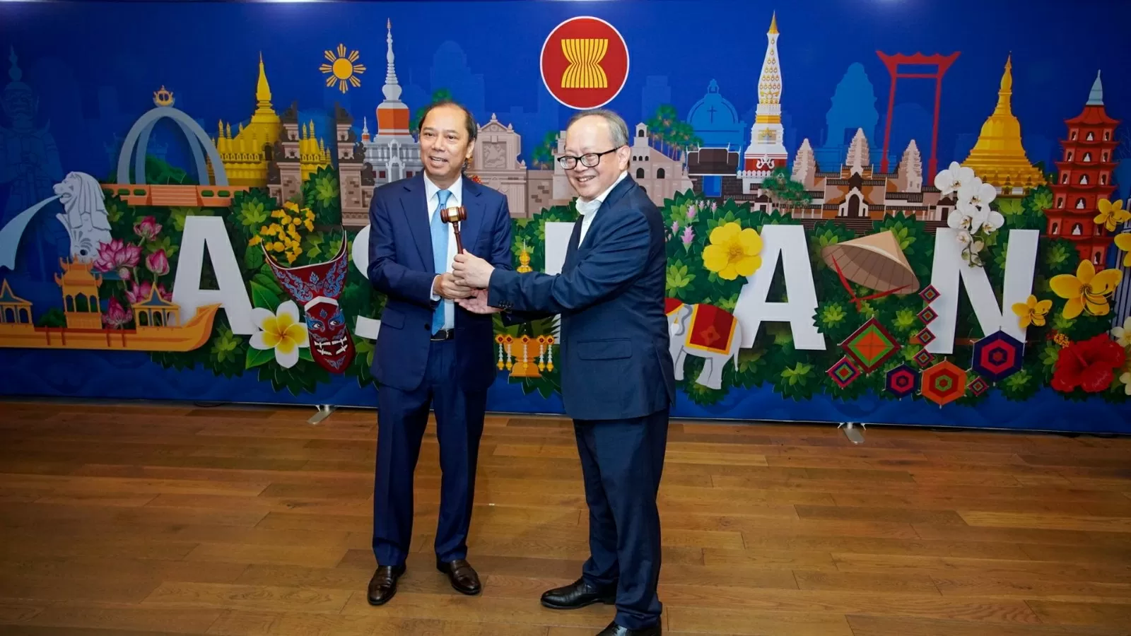 Việt Nam tiếp nhận vai trò Chủ tịch luân phiên Ủy ban ASEAN tại Washington Việt Nam tiếp nhận vai trò Chủ tịch luân phiên Ủy ban ASEAN tại Washington