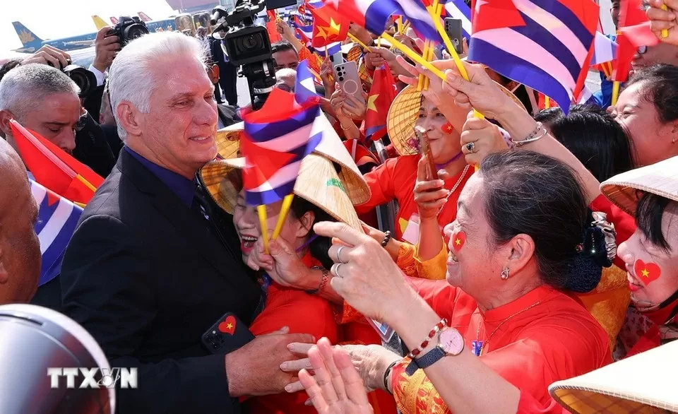 Bí thư Thứ nhất, Chủ tịch nước Cuba bắt đầu thăm cấp Nhà nước tới Việt Nam Bí thư Thứ nhất, Chủ tịch nước Cuba bắt đầu thăm cấp Nhà nước tới Việt Nam
