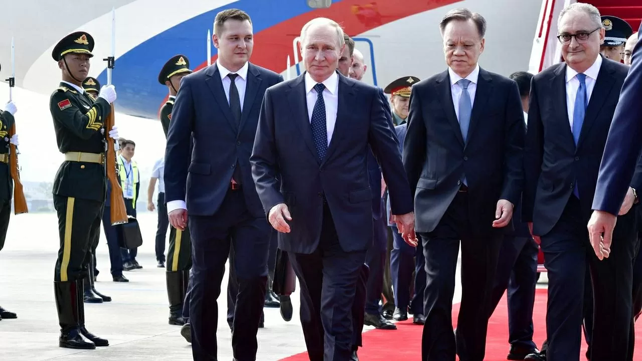 Tổng thống Putin thăm chính thức Trung Quốc, có kế hoạch gặp Chủ tịch Triều Tiên Tổng thống Putin bắt đầu thăm chính thức Trung Quốc, lên kế hoạch gặp Chủ tịch Triều Tiên Kim Jong Un