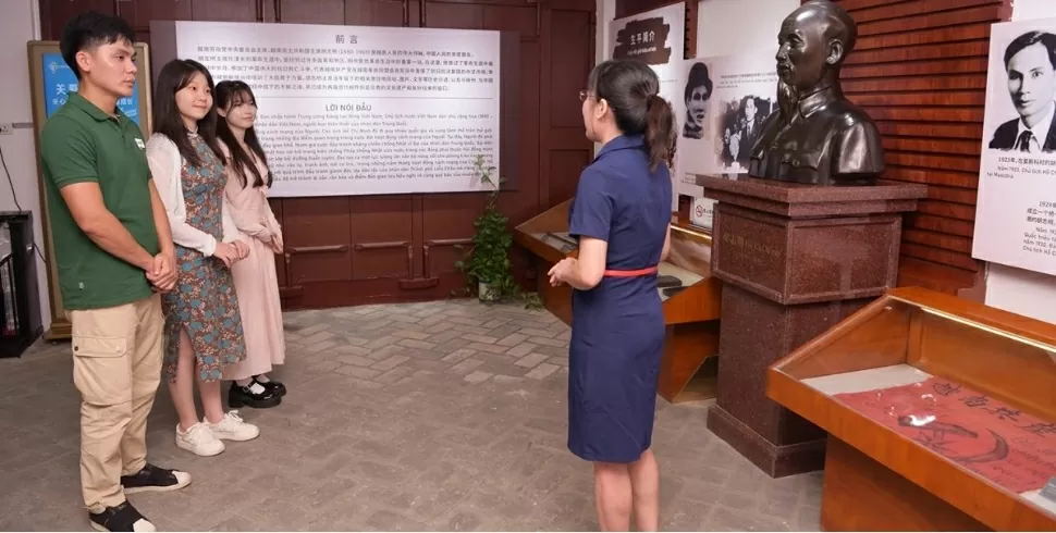 Nhà ở cũ của Hồ Chí Minh - Địa chỉ đỏ trong hành trình tìm hiểu về tình hữu nghị Việt-Trung Nhà ở cũ của Hồ Chí Minh - Địa chỉ đỏ trong hành trình tìm hiểu về tình hữu nghị Việt-Trung